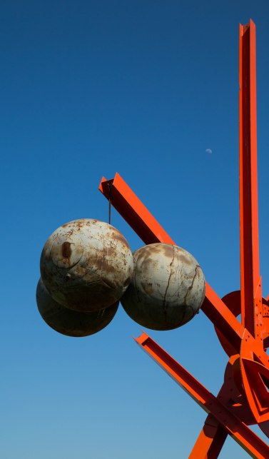 Steel Balls on Girder